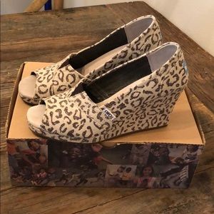 Toms Wedges Snow Leopard